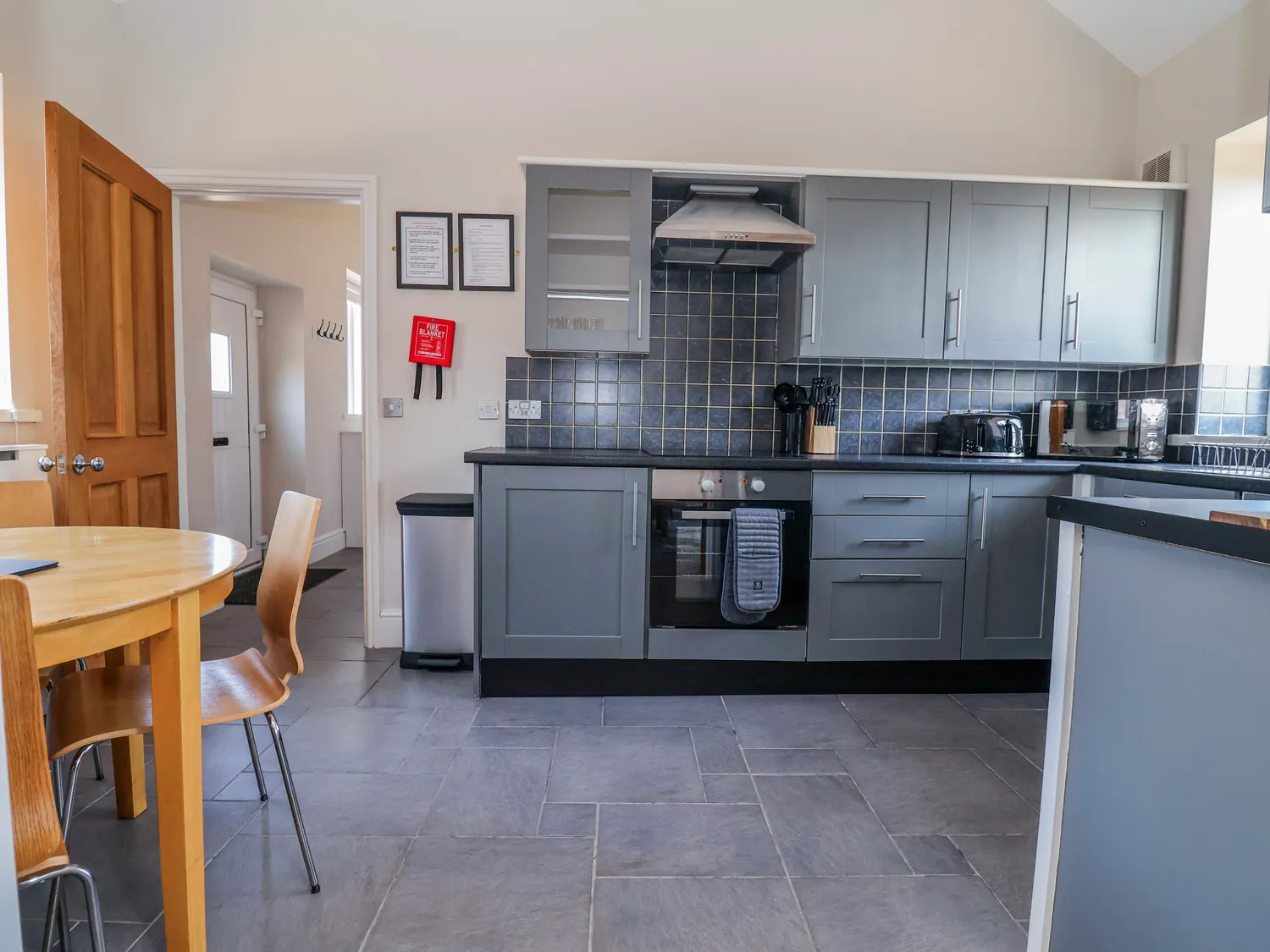 Elwy Cottage Kitchen & Dining Room