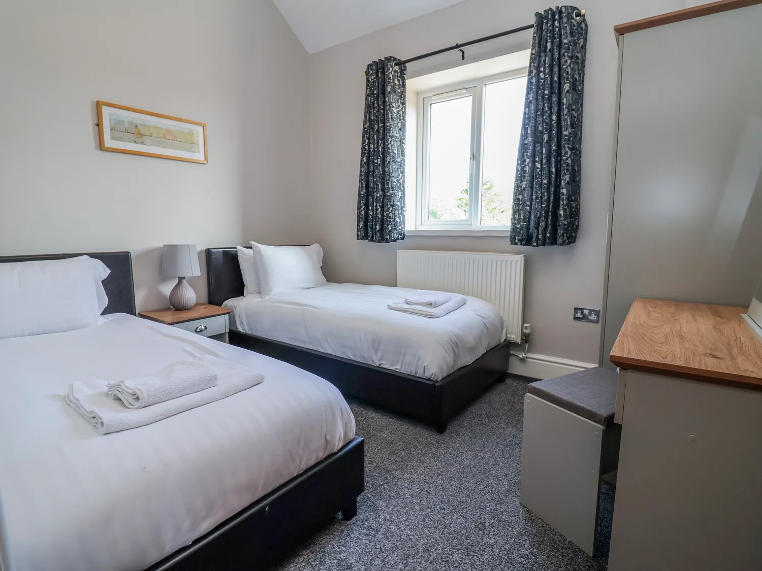 Elwy Cottage Twin Bedroom