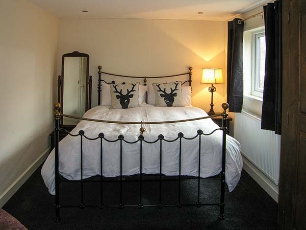 The Roe master bedroom